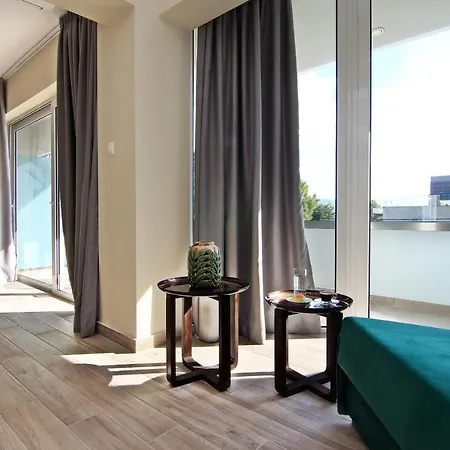 Ξενοδοχείο Maison 66, Riviera 3*