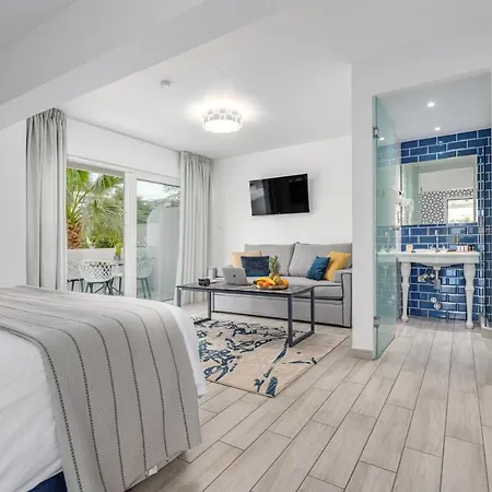 Otel Maison 66, Riviera Atina